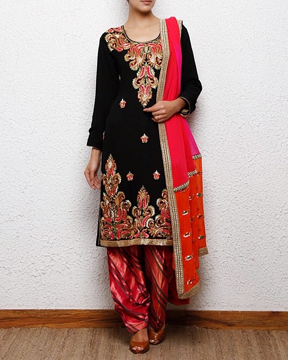 Simple Kaur Boutique (11) copy Black Kurta Salwar Set - Image 1